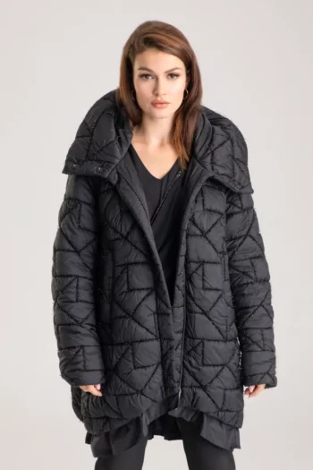 Długa czarna zimowa kurtka damska pikowana polska marka Vito Vergelis