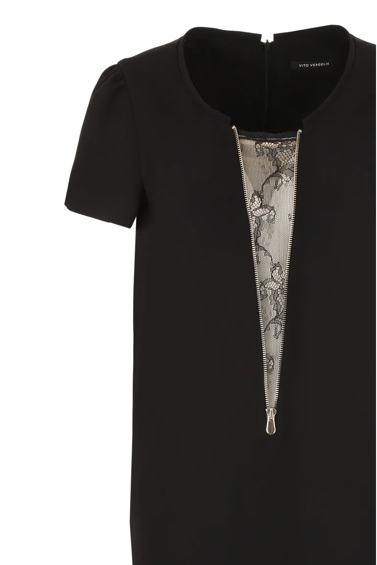 Linia wizytowa. Elegancka czarna sukienka z ozdobną wstawką polskiej marki Vito Vergelis