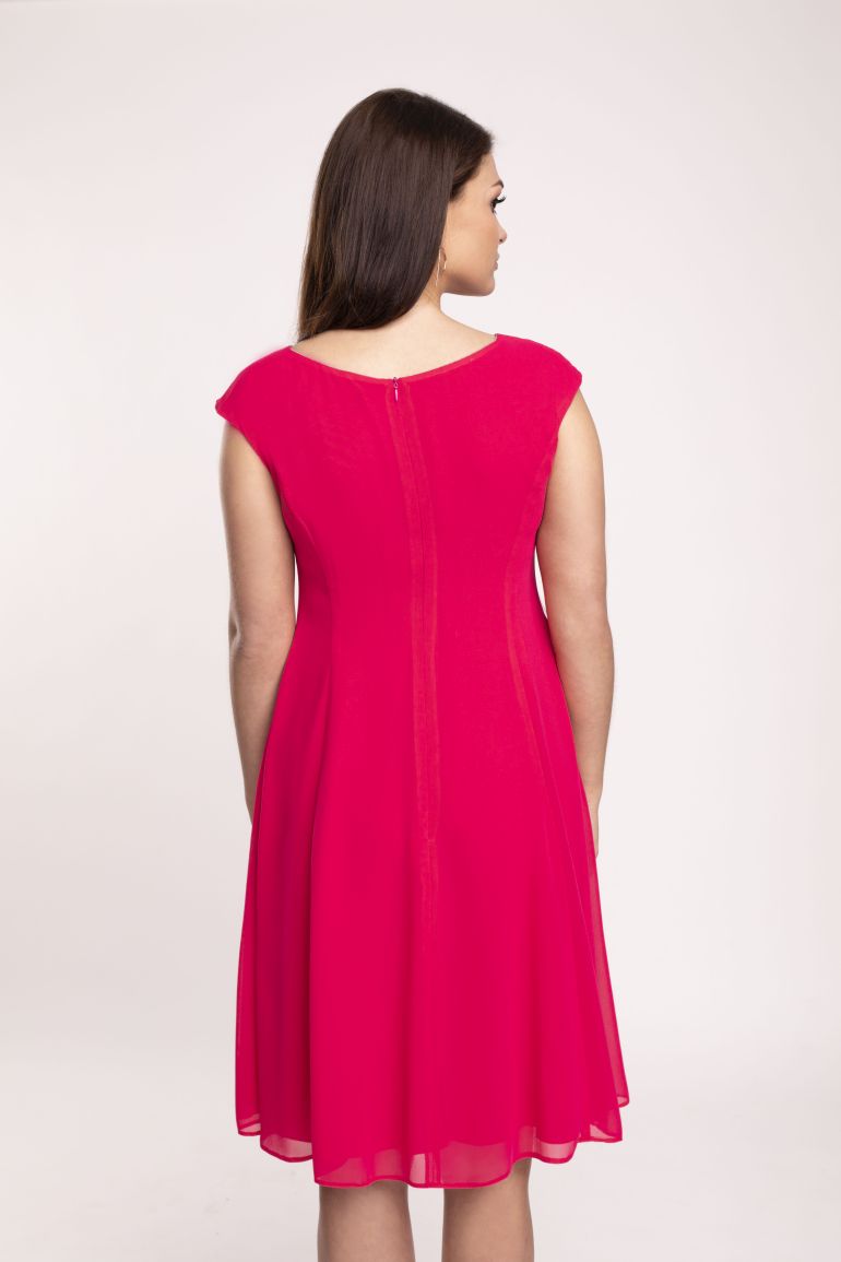 Czerwona rozkloszowana sukienka z szyfonu marki Vito Vergelis