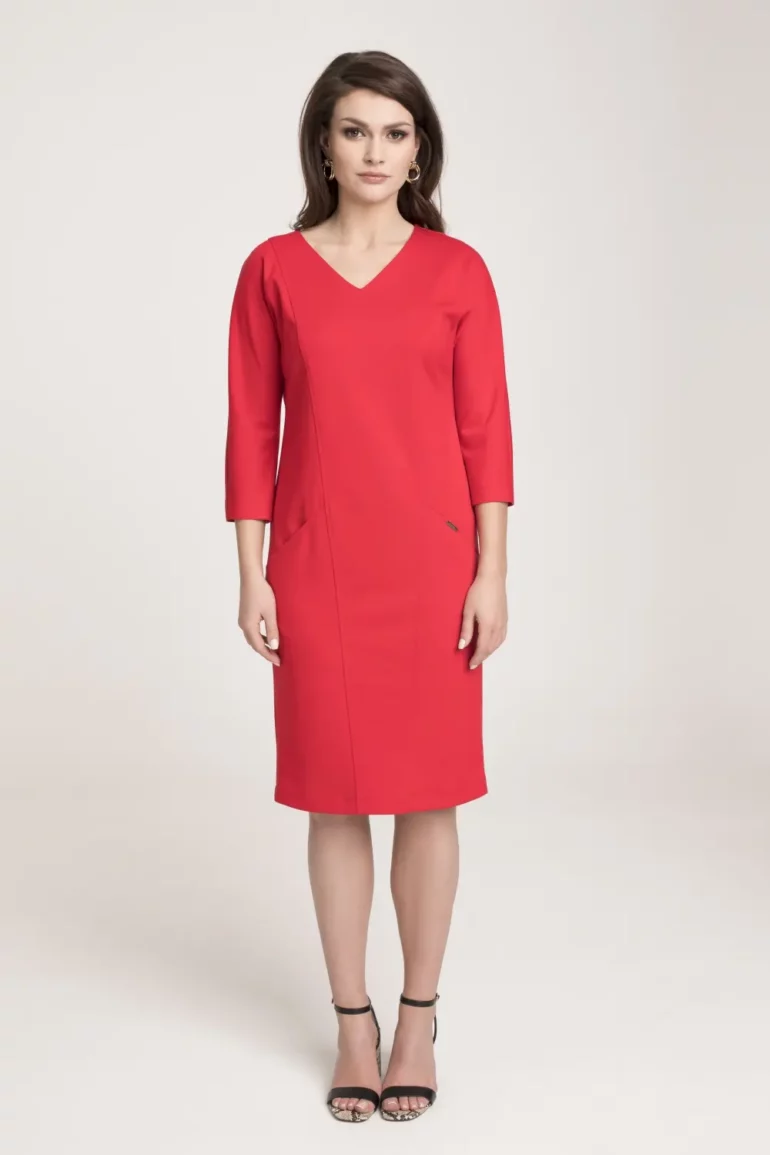 Czerwona dzianinowa sukienka z kieszeniami polskiej marki Vito Vergelis