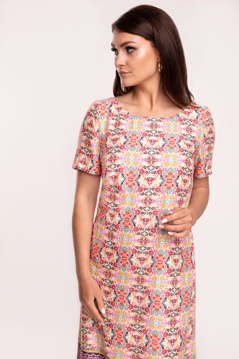 Kolorowa letnia sukienka z wiskozy w nadruk mozaiki marki Vito Vergelis