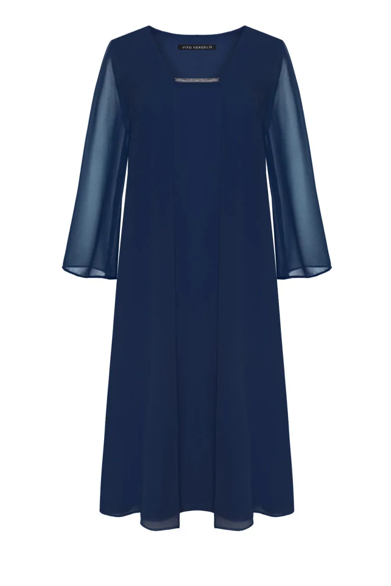 Kolekcja wizytowa. Niebieska sukienka z szyfonu na duże rozmiary marki Vito Vergelis