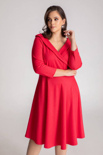 czerwona sukienka wizytowa rozkloszowana z kopertową górą marki Vito Vergelis