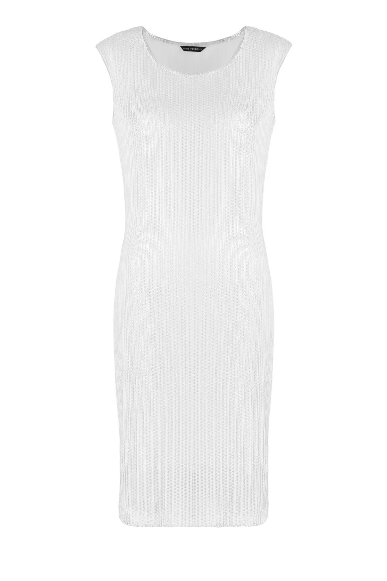 Biała sukienka z siateczki ze srebrnym połyskiem marki Vito Vergelis