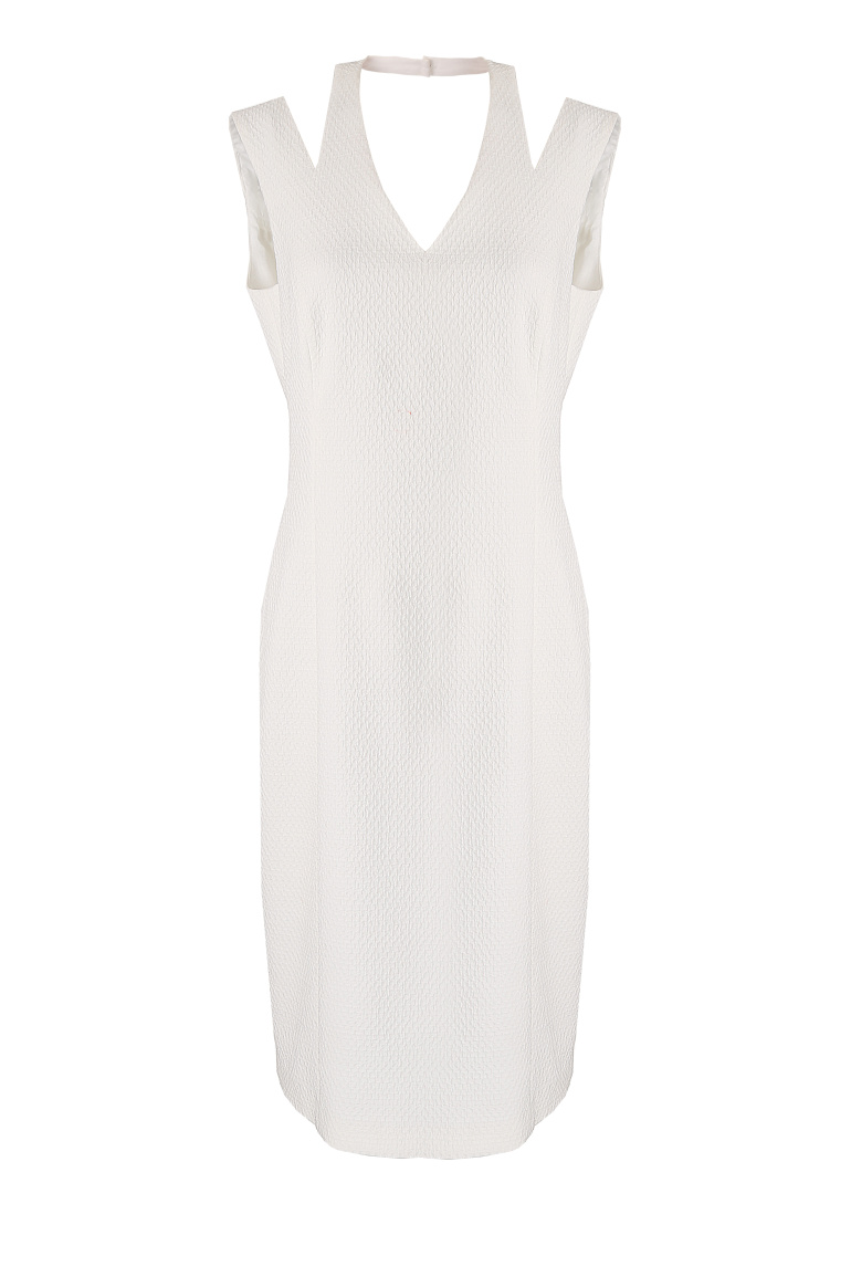 Linia wizytowa. Biała sukienka ołówkowa z wycięciami i odkrytymi ramionami. Wizytowa sukienka Vito Vergelis.