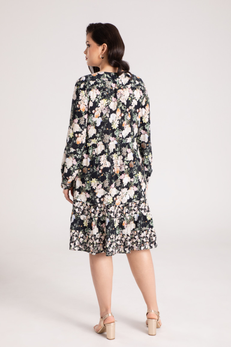 sukienka plus size w kwiatki z cupro z wiskozą Vito Vergelis