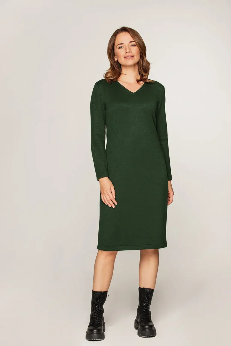 Zielona sukienka sweterkowa ołówkowa polska marka Vito Vergelis