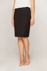 czarna spódnica ołówkowa do kolan polska marka Vito Vergelis elegancka marynarka plus size