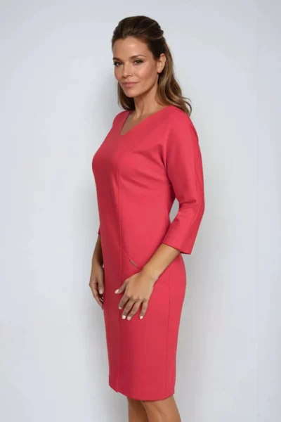 Czerwona dzianinowa sukienka