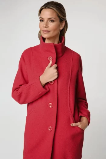 czerwona kurtka wełniana na guziki marki Vito Vergelis