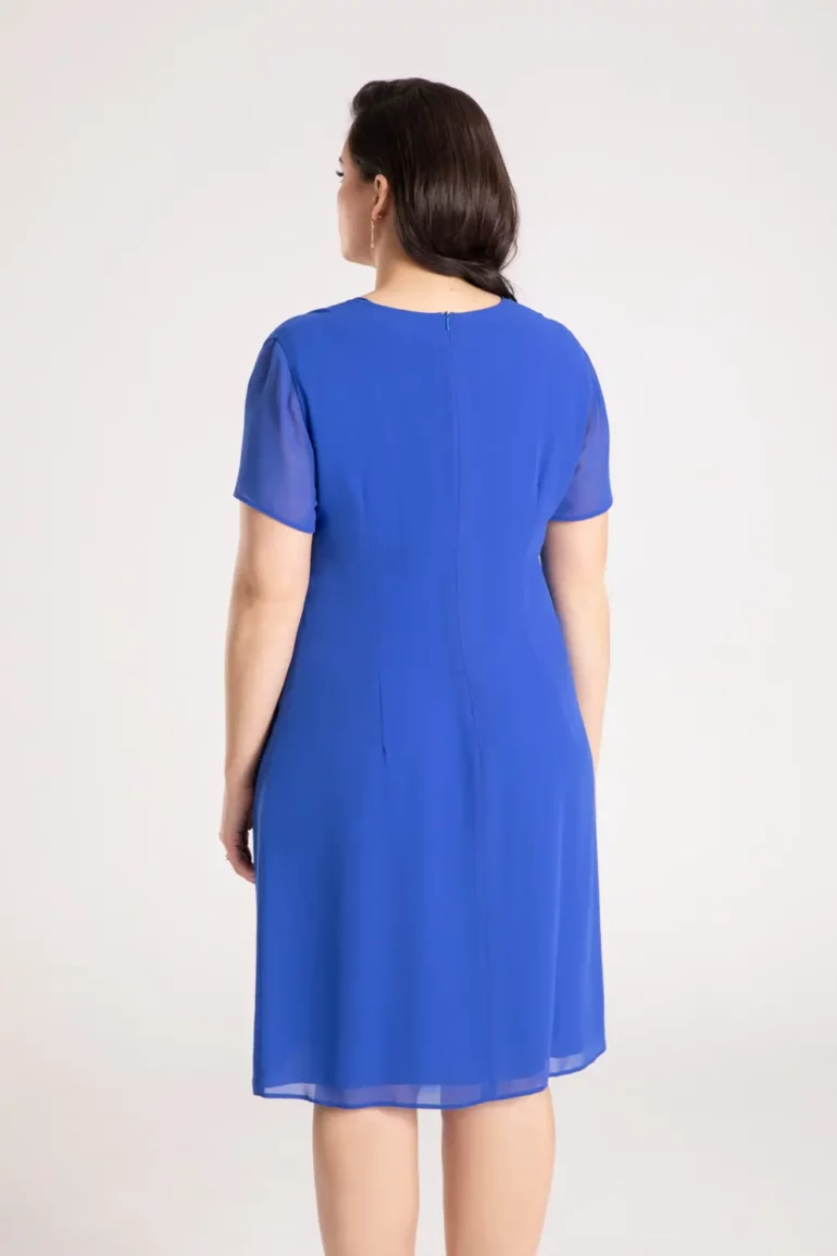 Kobaltowa sukienka z plisowaniem. Wizytowa sukienka plus size Vito Vergelis