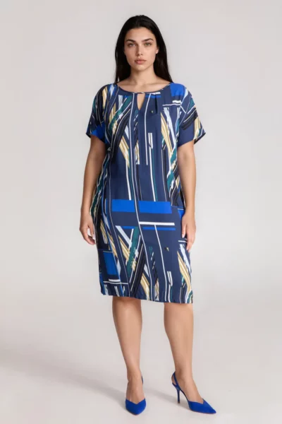 Sukienka z wiskozy krótki rękaw geometryczne wzory krótki rękaw fason oversize polska marka Vito Vergelis Moda Wrocław