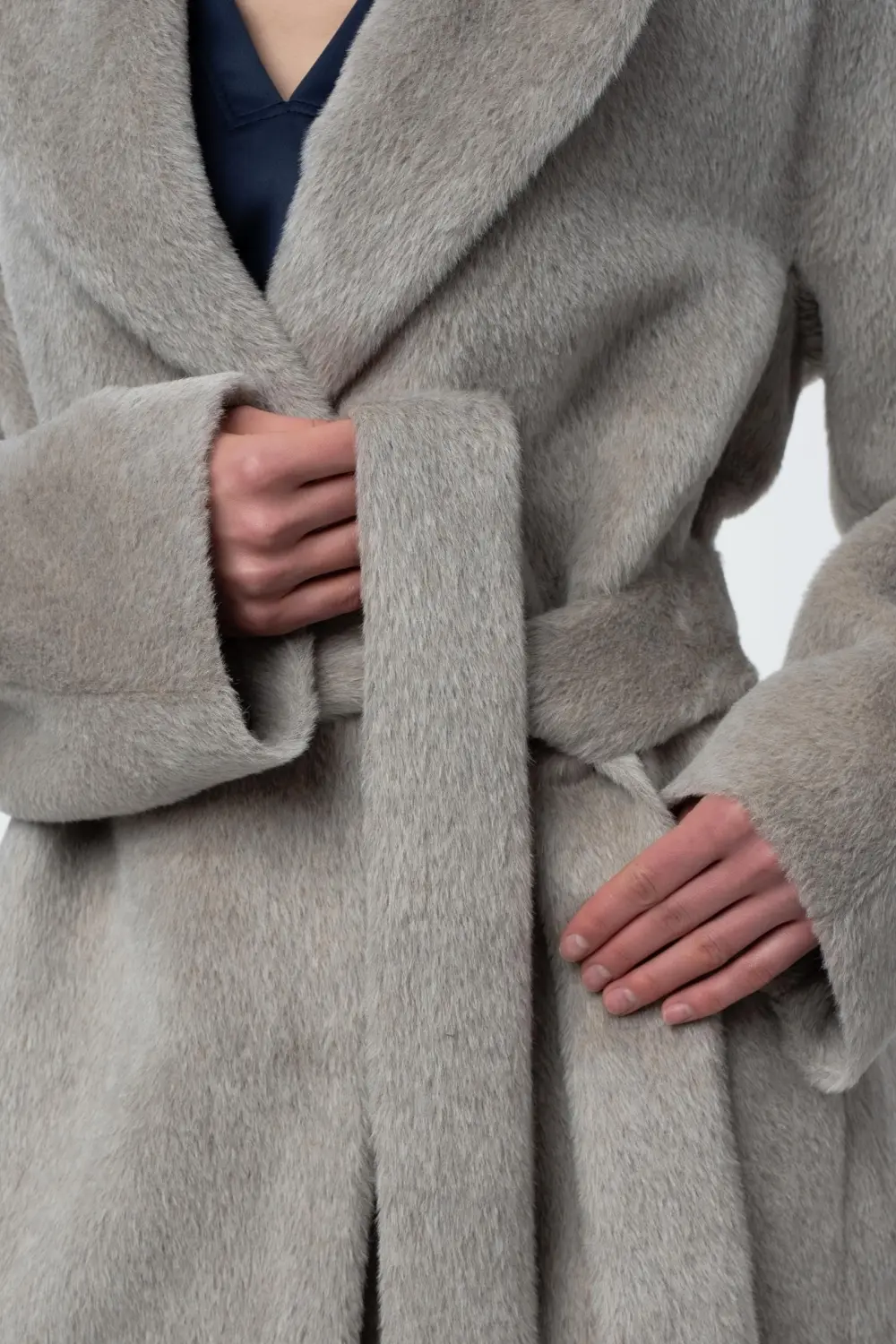 wełniany płaszcz z paskiem szary wełna dziewicza, alpaka jesień zima