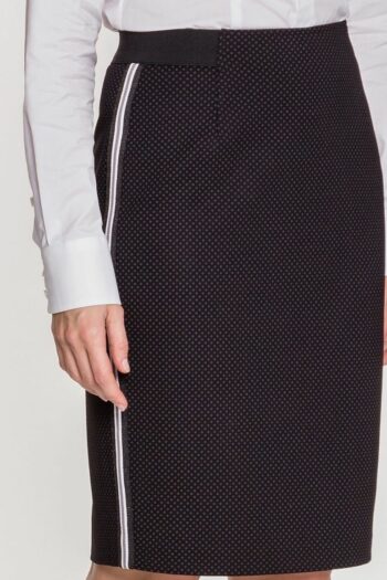 czarna spódnica z dzianiny w romby z lampasami polskiej marki odzieżowej Vito Vergelis
