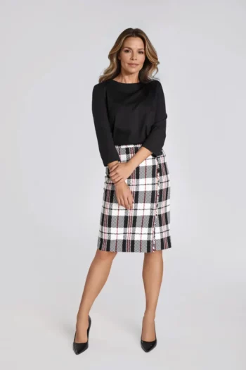 Spódnica w kratę. Ołówkowa spódnica do kolana polskiej marki Vito Vergelis.