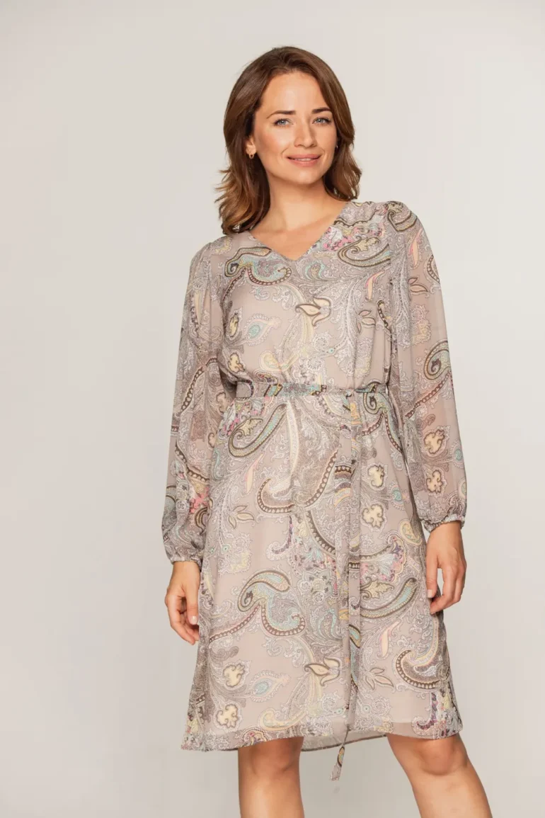 szyfonowa sukienka wizytowa z paskiem wzór paisley polska marka Vito Vergelis