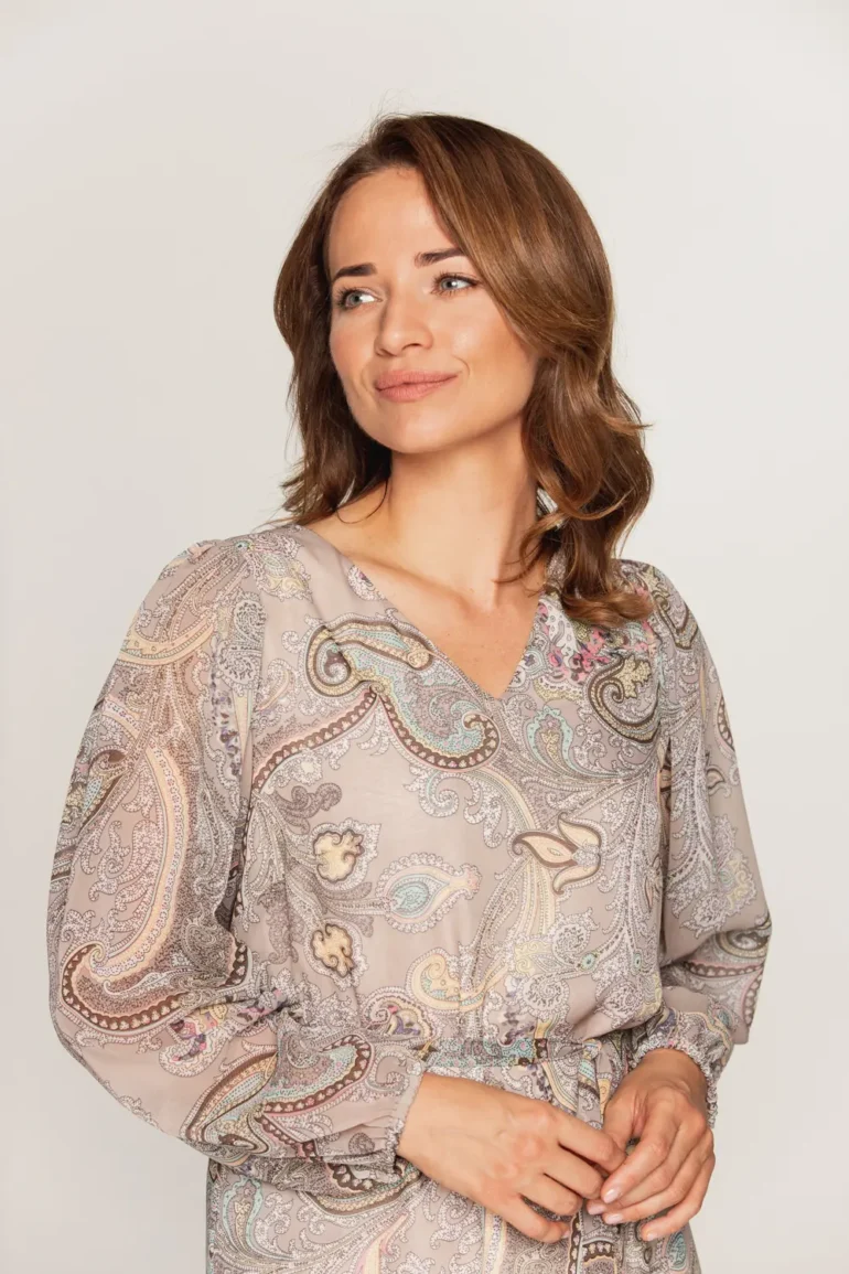 wzorzysta sukienka z szyfonu wzór paisley polska marka