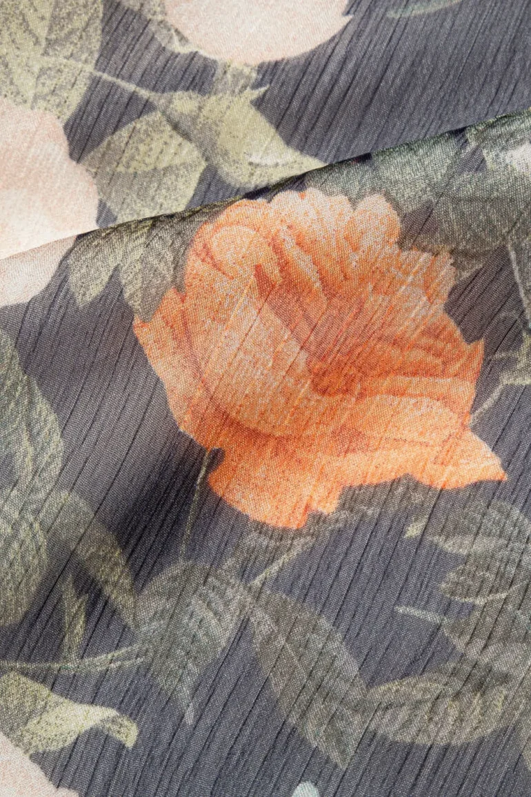 wizytowa sukienka z szyfonu w kwiaty trapezowa granatowa polska marka