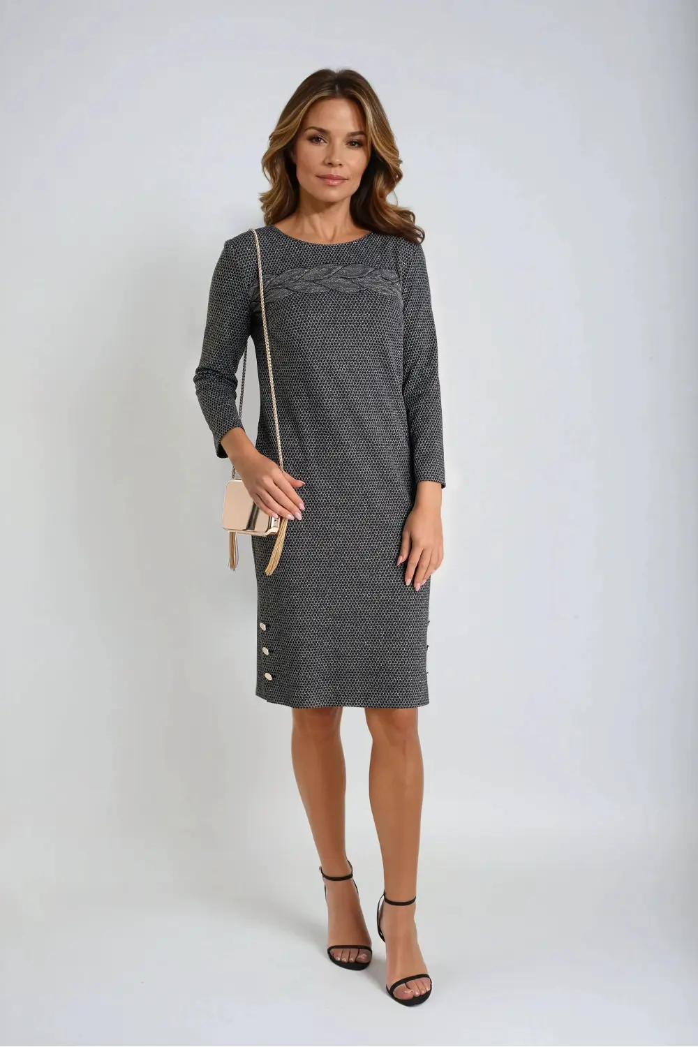 wizytowa sukienka zlota dzianinowa azurowa Vito Vergelis 8209 (1) Złota sukienka dzianinowa z warkoczem wizytowa polska marka Vito Vergelis