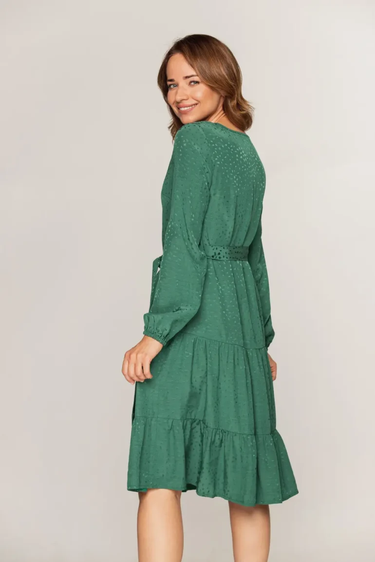 zielona sukienka z wiskozy z falbanami polska marka Vito Vergelis