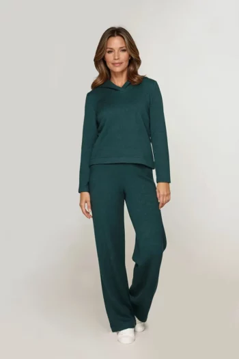 zielony dres damski swetrowy bluza z kapturem i szerokie spodnie polska marka
