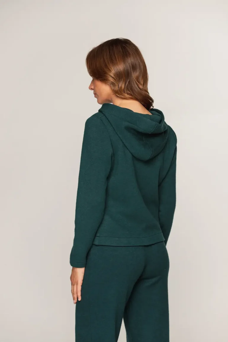 Zielona bluza z kapturem damska swetrekowa nierozpinana polska produkcja Vito Vergelis dzianina swetrowa