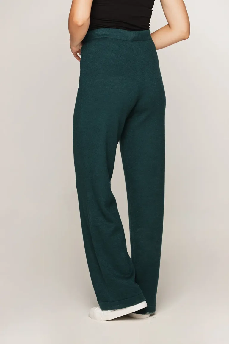 zielone spodnie damskie szerokie nogawki z dzianiny swetrowej polska marka Vito Vergelis sweterkowe